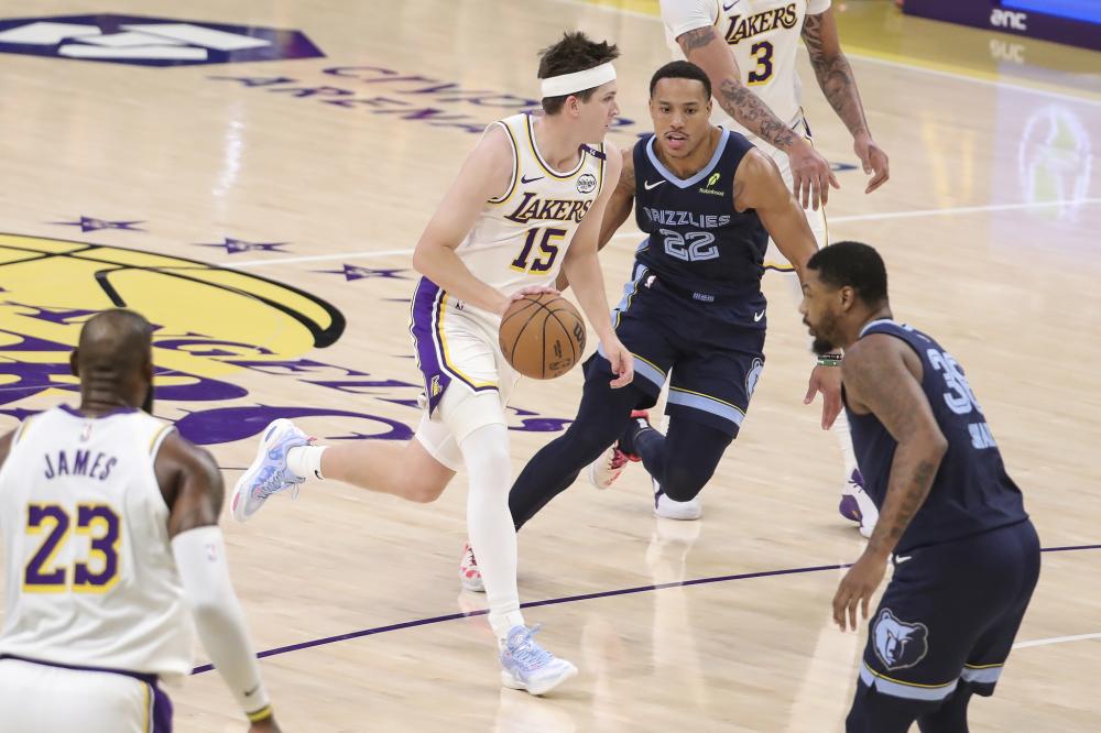 击带有些许 击带有些许