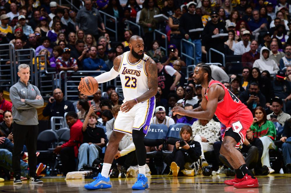 体育中国男足亚运队海外拉练首战告捷