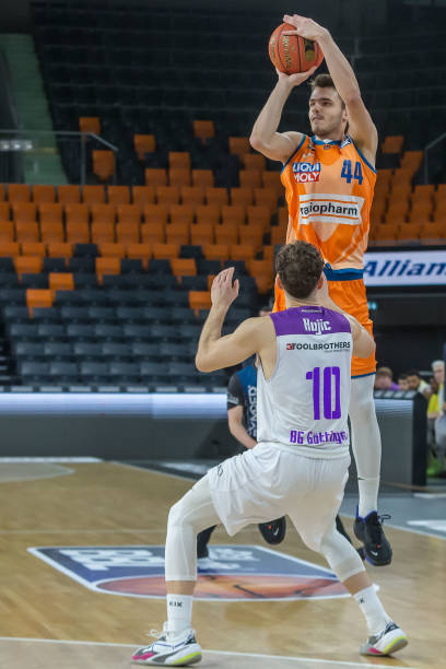 体育超越樊振东 王楚钦首登世界第一